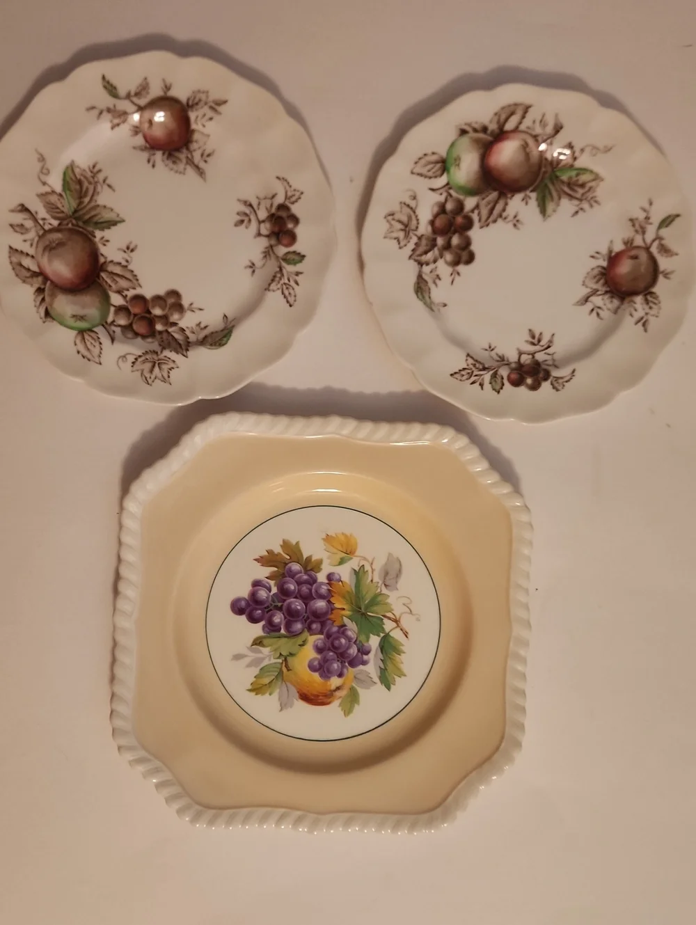 3 Johnson Bros Harvest Plates, 2 Side Plates, One Salad Plate